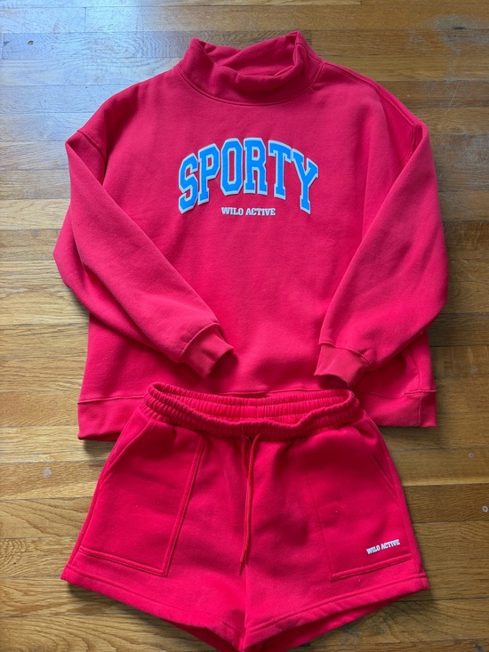 Wilo The Label Tops - Sporty Wilo Active Red mock neck women’s Sweatshirt and Shorts Set size small